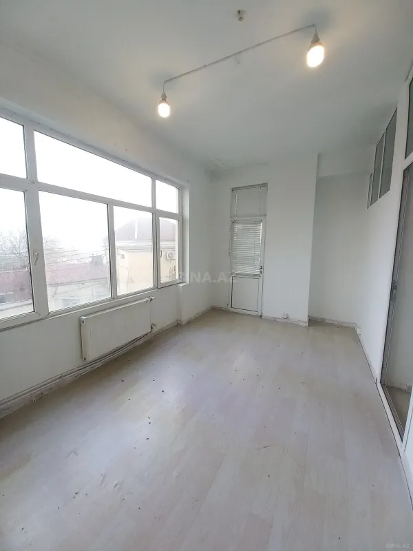 Kirayə verilir 6 otaqlı ofis 250 m²