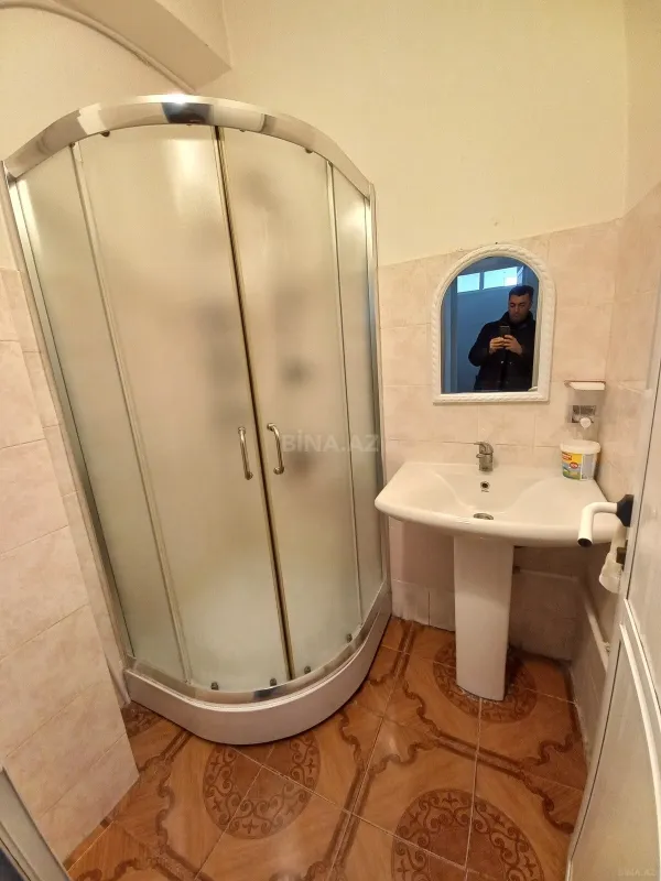 Kirayə verilir 6 otaqlı ofis 250 m²