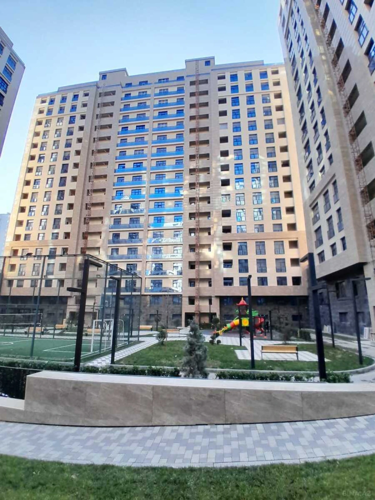 Satılır 2 otaqlı mənzil 96 m²