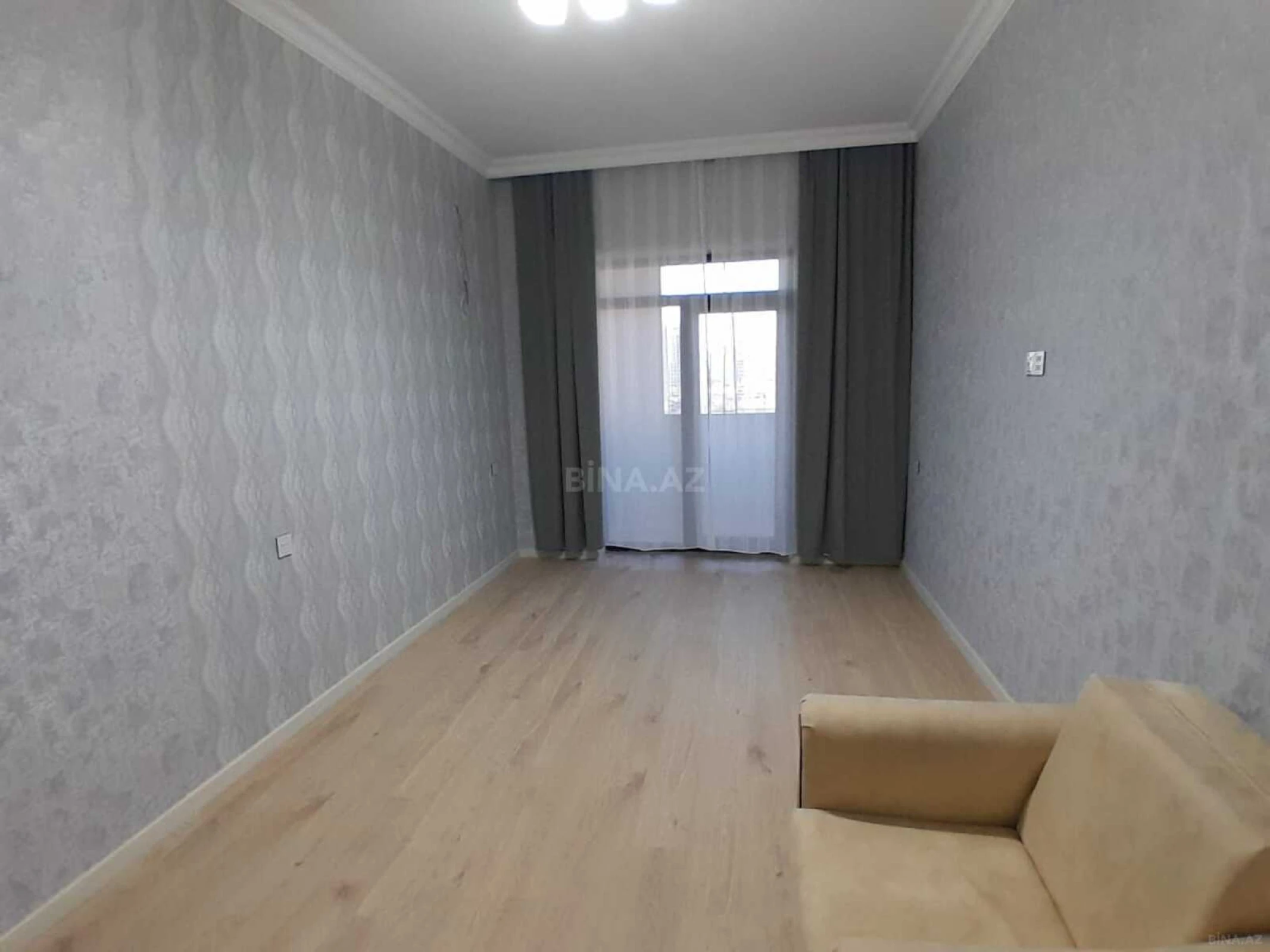 Satılır 2 otaqlı mənzil 96 m²