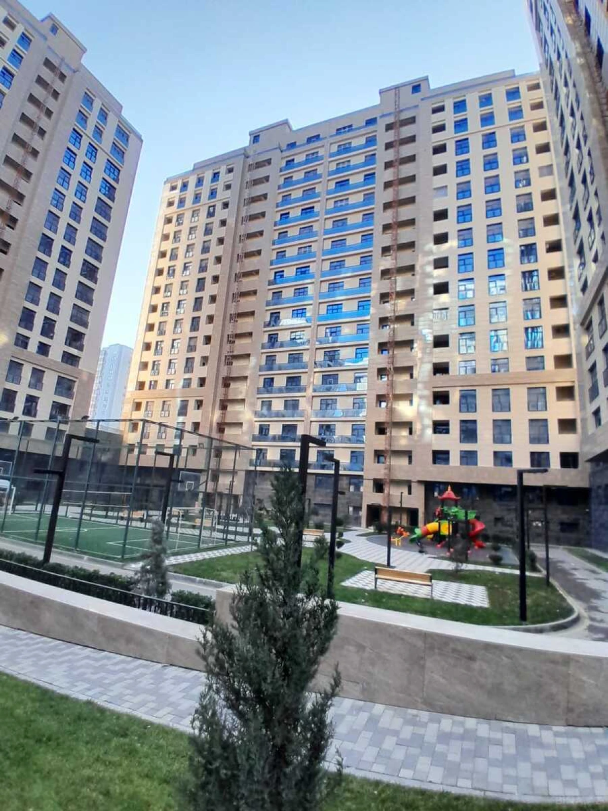 Satılır 2 otaqlı mənzil 96 m²