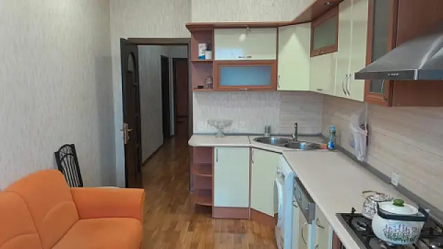 Kirayə verilir 3 otaqlı mənzil 120 m²