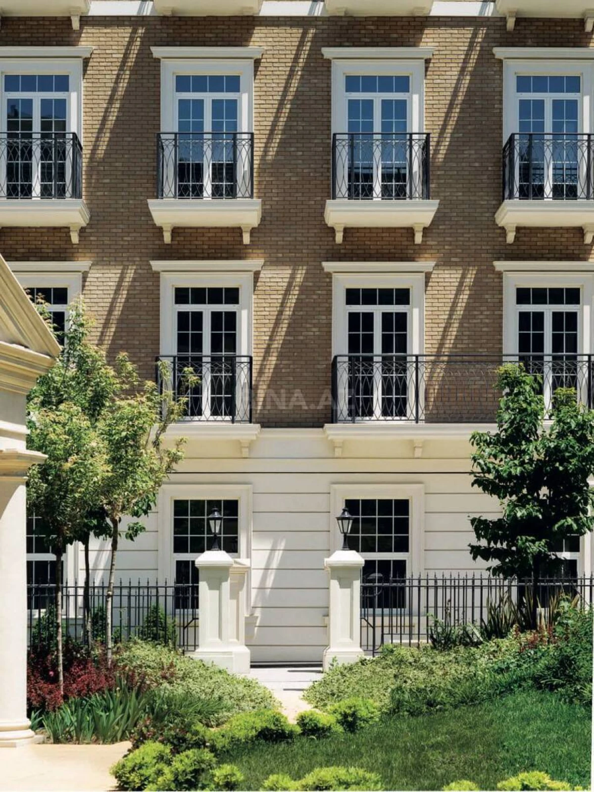 Satılır 4 otaqlı mənzil 136 m²