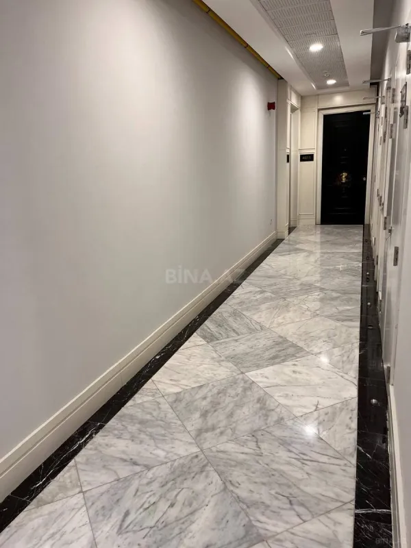 Satılır 4 otaqlı mənzil 136 m²