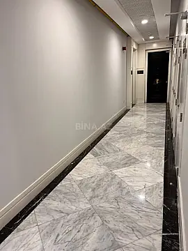 Satılır 4 otaqlı mənzil 136 m²