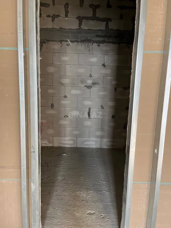 Satılır 4 otaqlı mənzil 136 m²