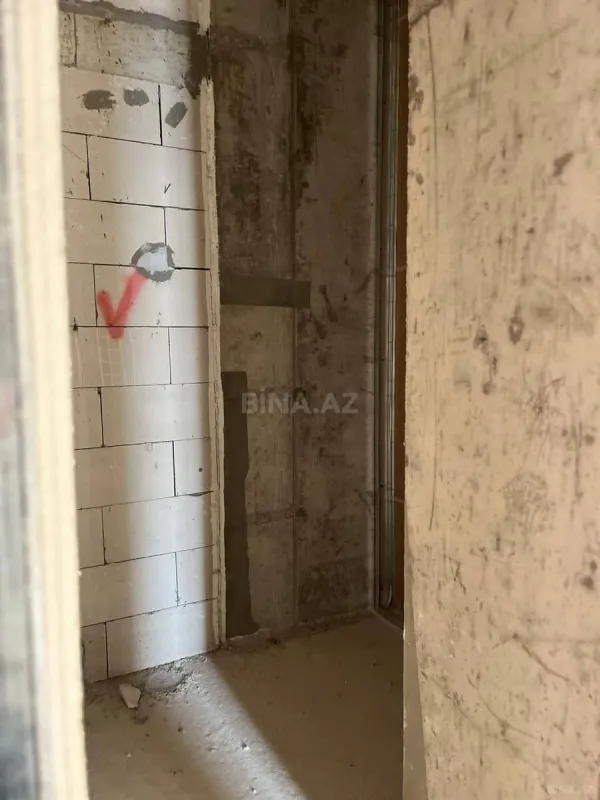Satılır 4 otaqlı mənzil 136 m²