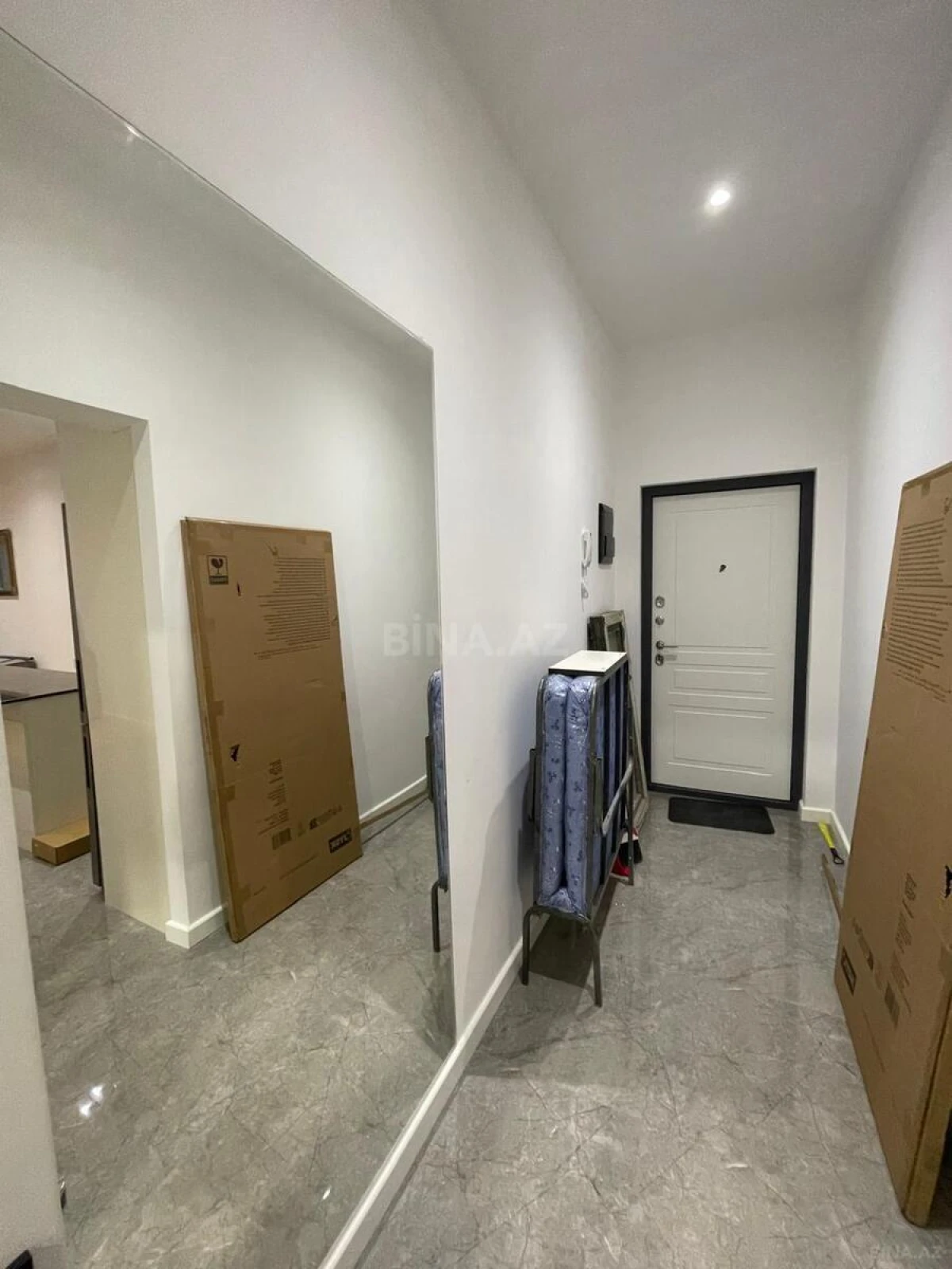 Kirayə verilir 2 otaqlı mənzil 90 m²