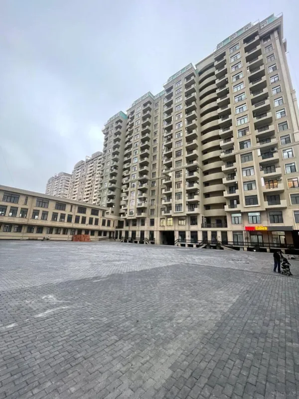 Kirayə verilir 2 otaqlı mənzil 90 m²