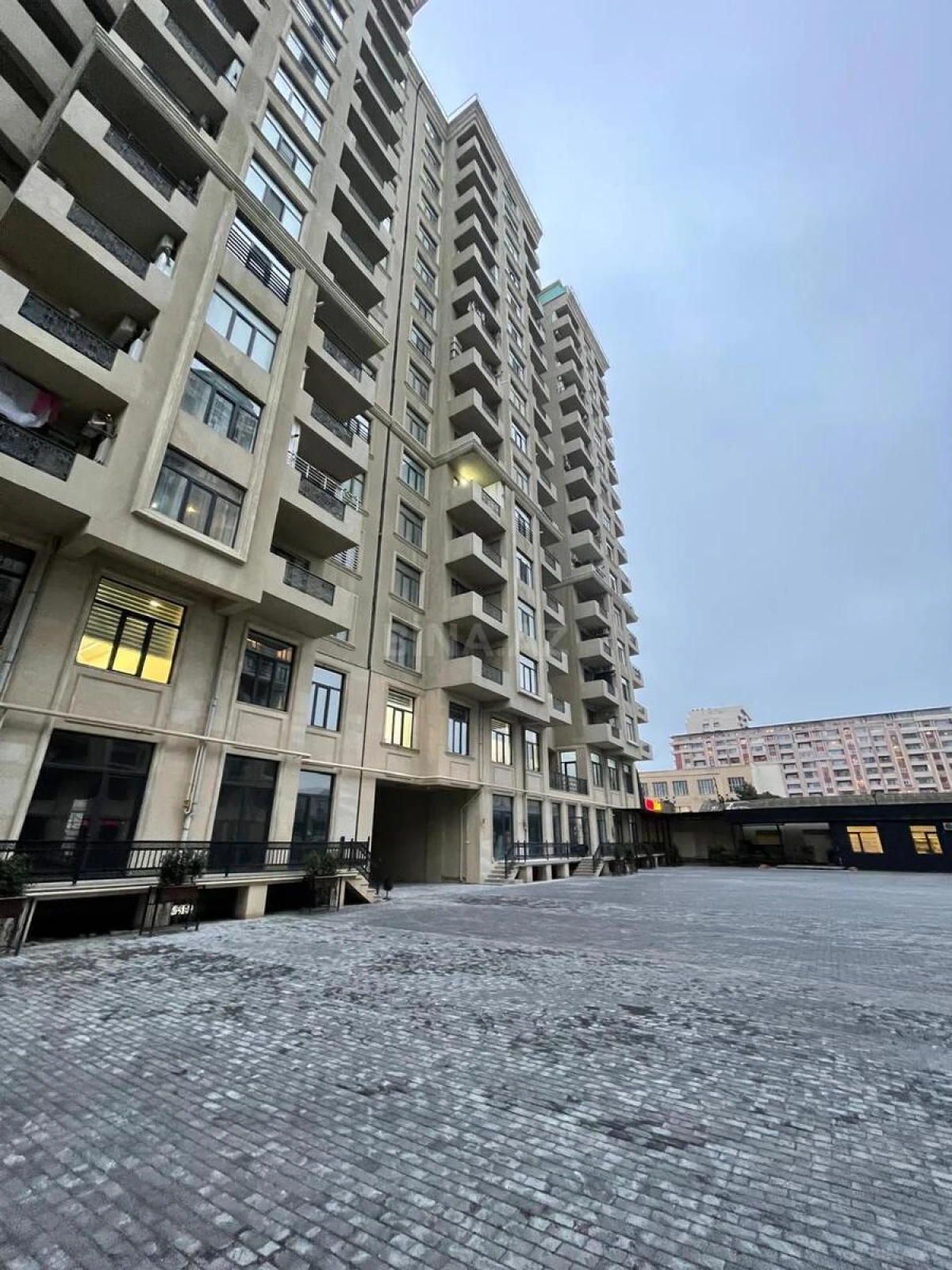 Kirayə verilir 2 otaqlı mənzil 90 m²