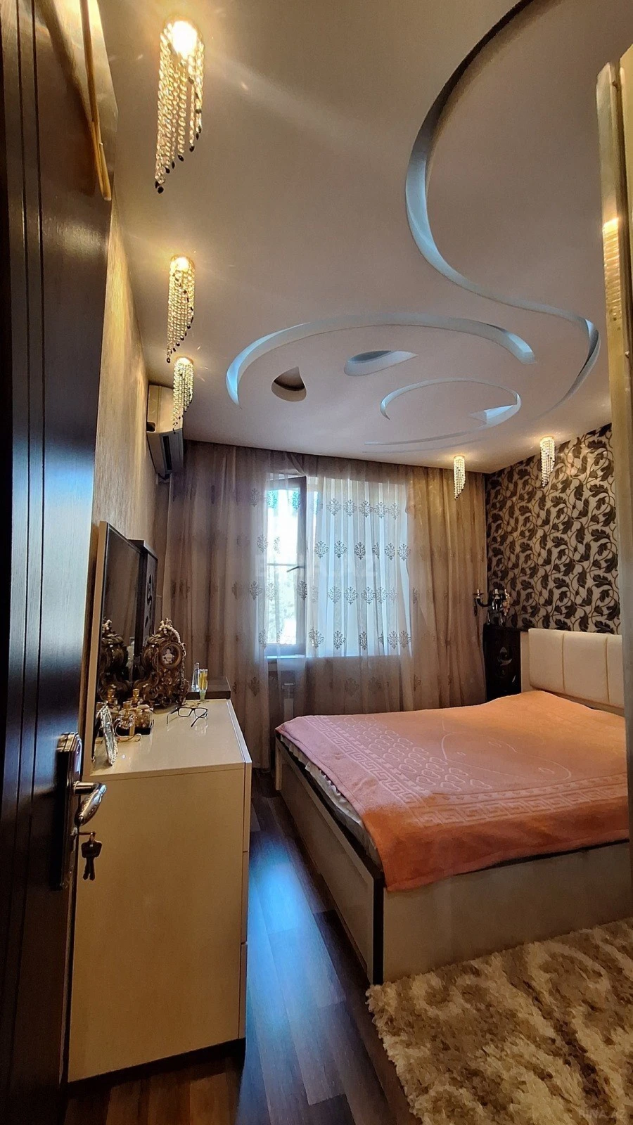 Satılır 2 otaqlı mənzil 70 m²