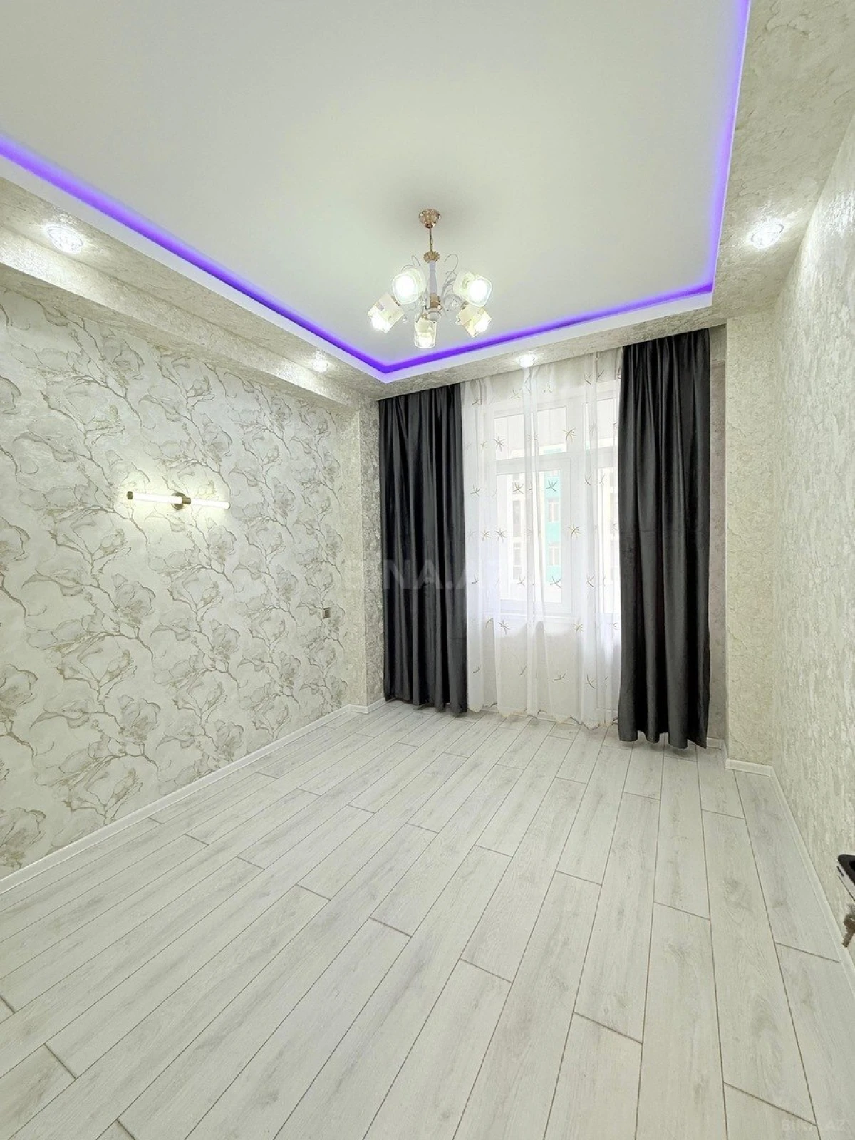 Satılır 2 otaqlı mənzil 56 m²