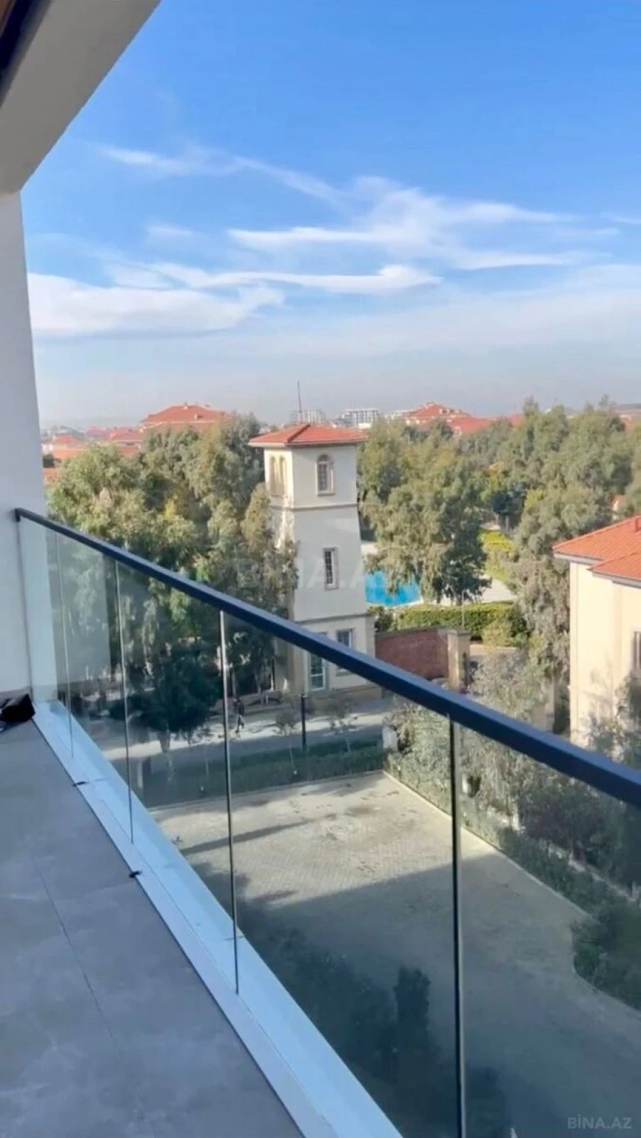 Satılır 1 otaqlı mənzil 75 m²