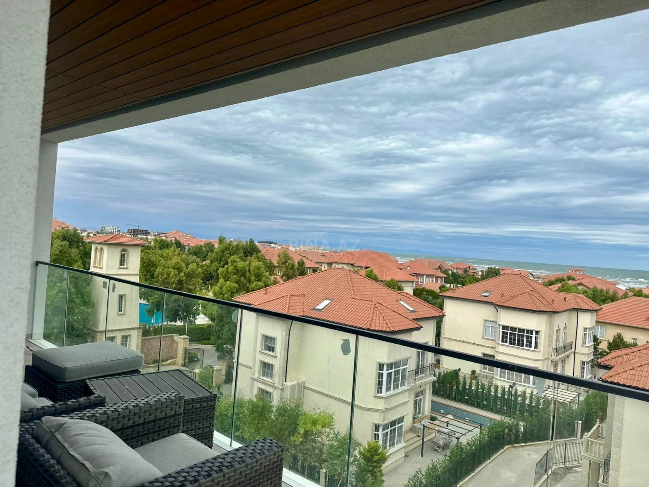 Satılır 1 otaqlı mənzil 75 m²