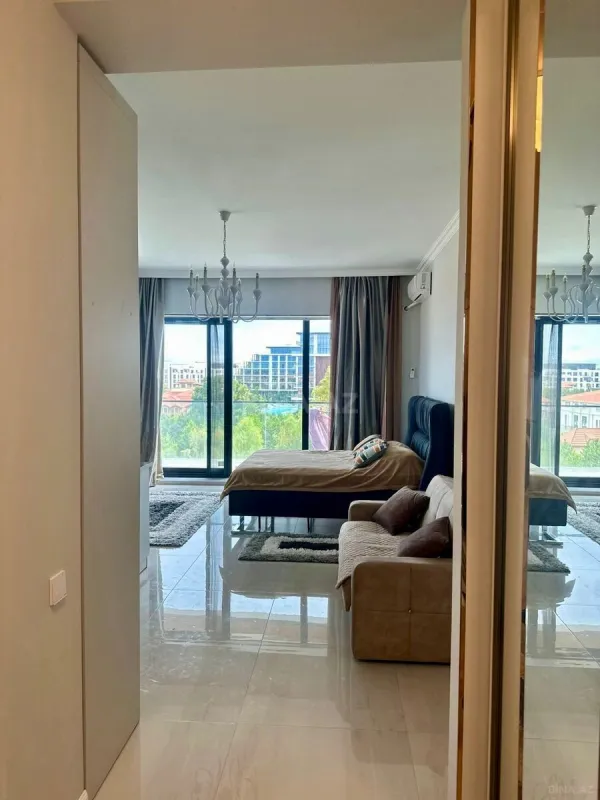 Satılır 1 otaqlı mənzil 75 m²