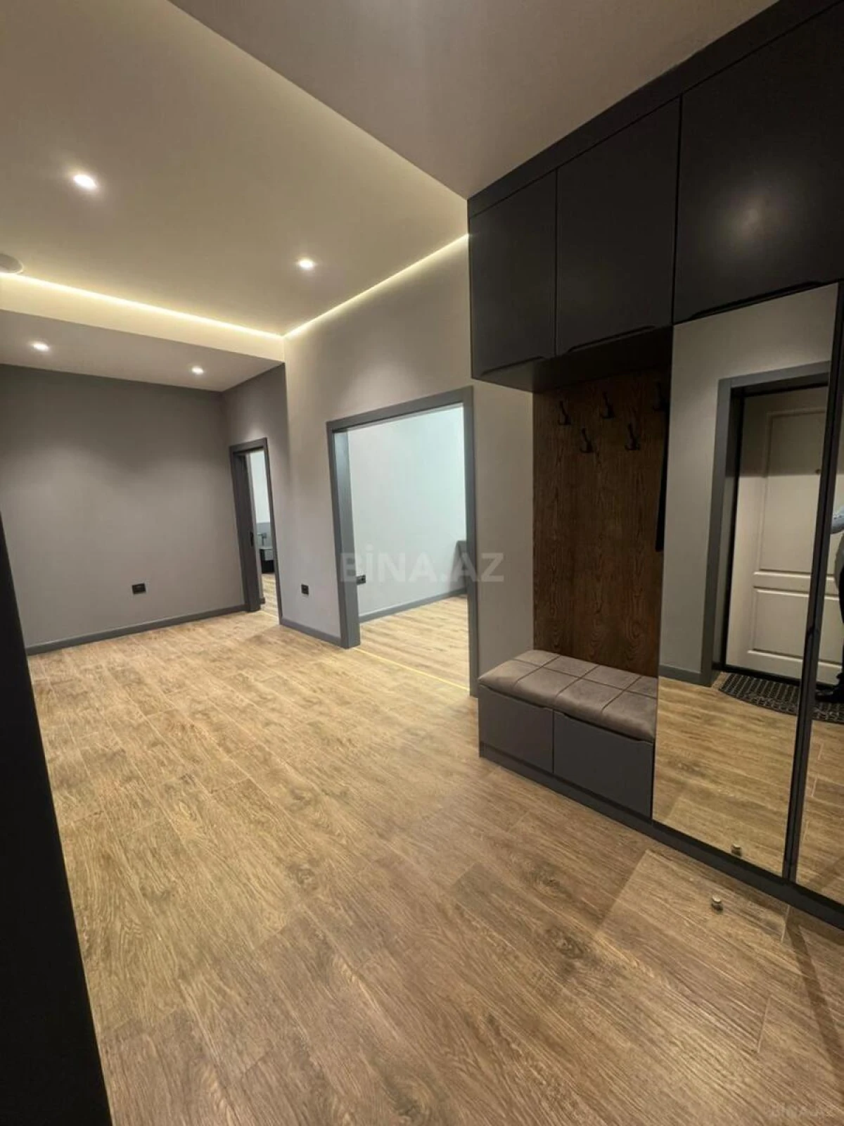 Kirayə verilir 3 otaqlı mənzil 140 m²