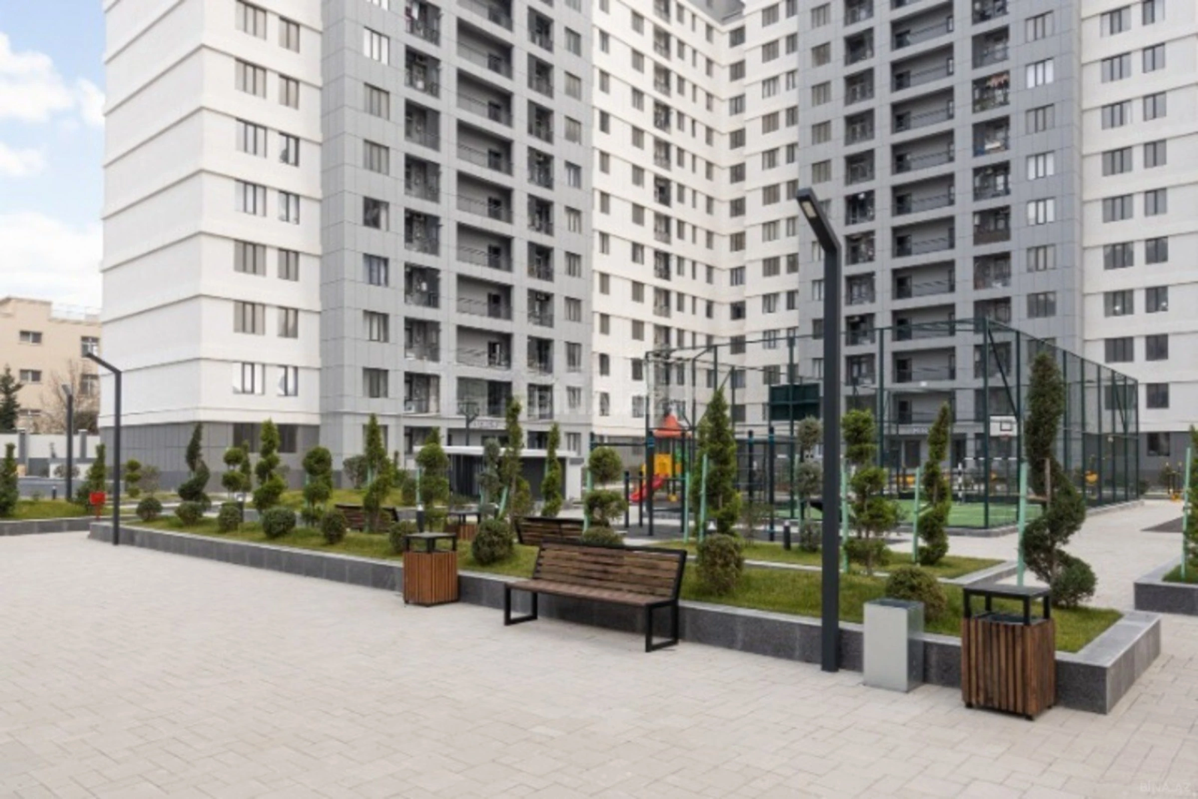 Satılır 2 otaqlı mənzil 76 m²