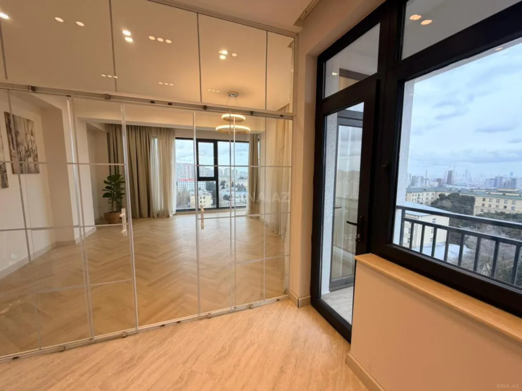 Satılır 2 otaqlı mənzil 76 m²