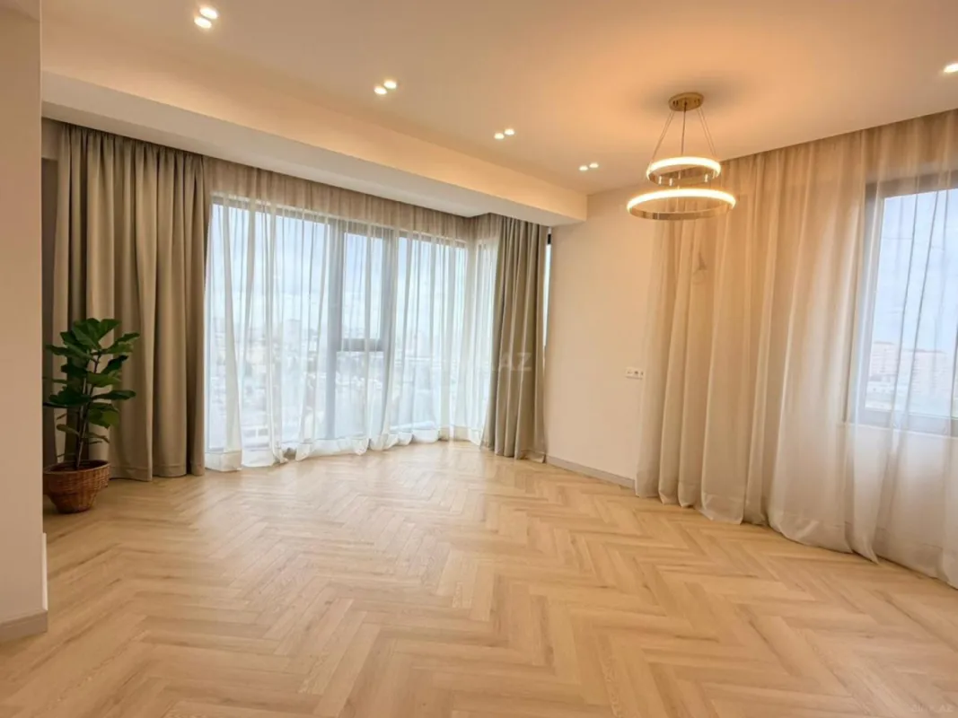 Satılır 2 otaqlı mənzil 76 m²