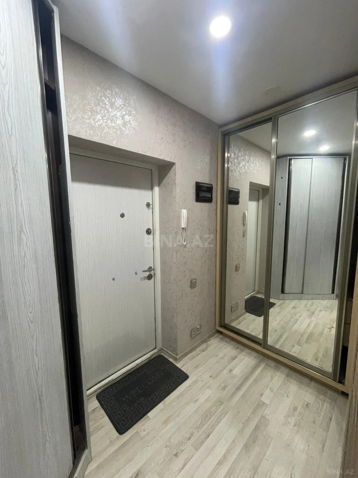 Satılır 2 otaqlı mənzil 70 m²
