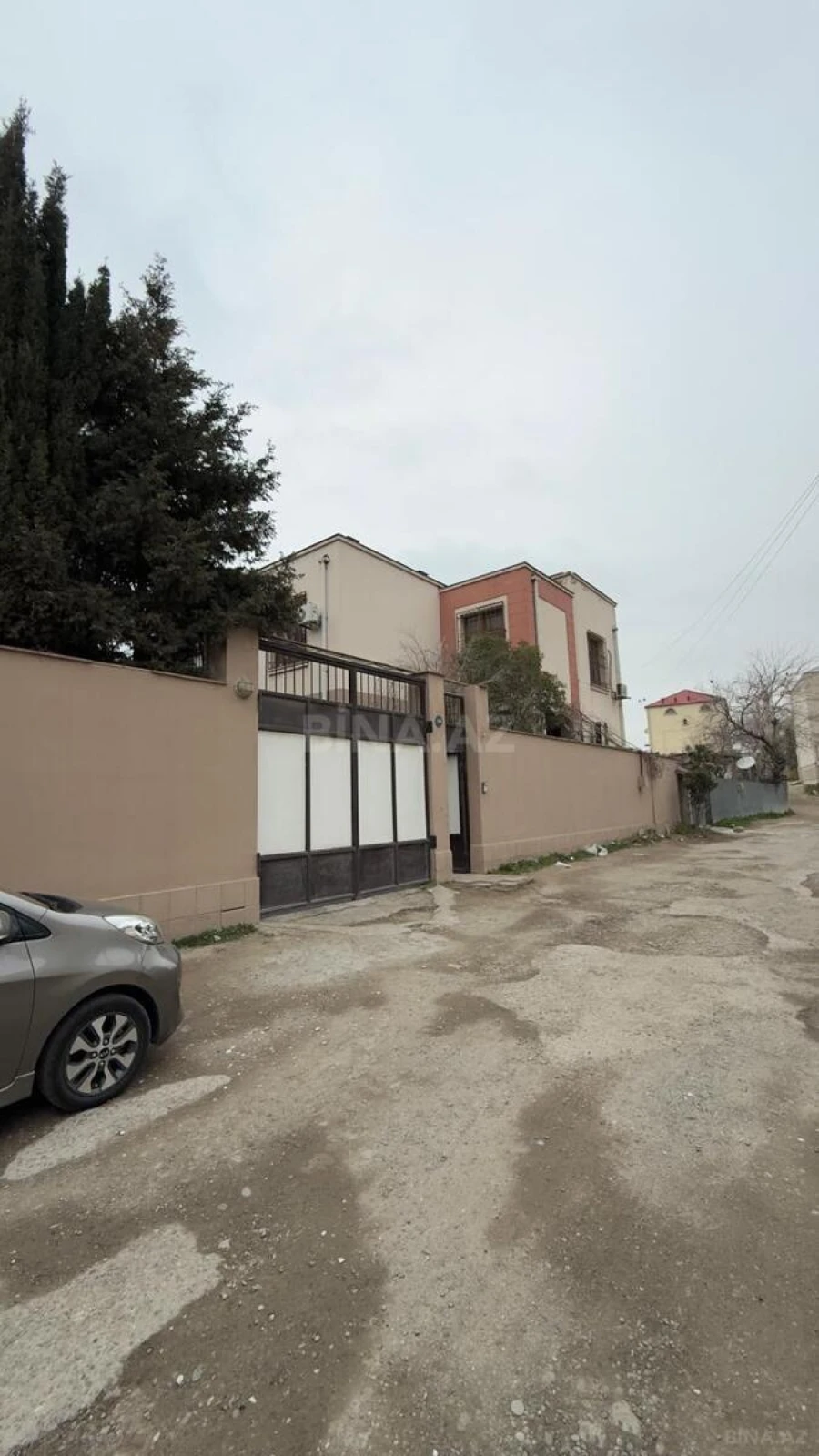 Kirayə verilir 4 otaqlı ofis 240 m²