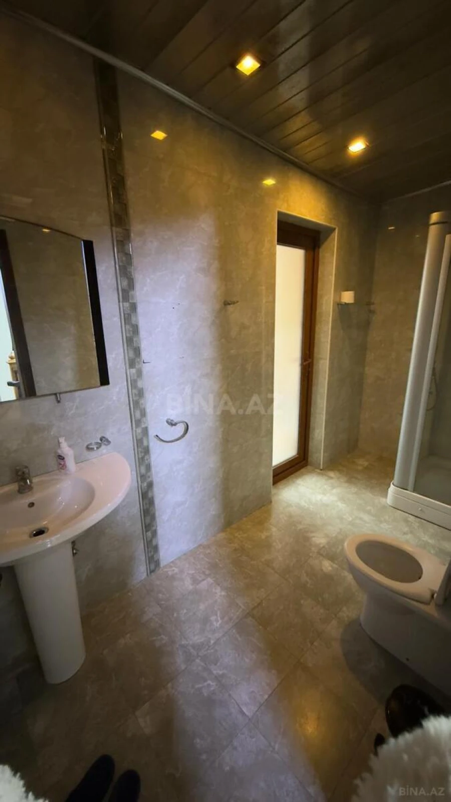 Kirayə verilir 4 otaqlı ofis 240 m²