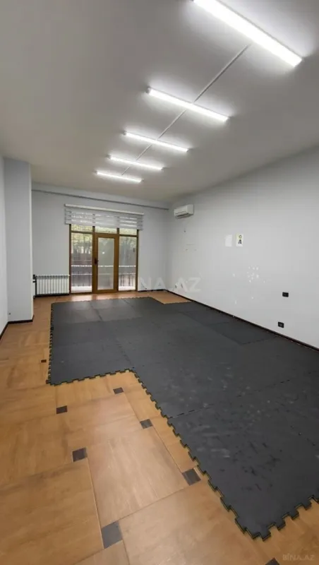 Kirayə verilir 4 otaqlı ofis 240 m²
