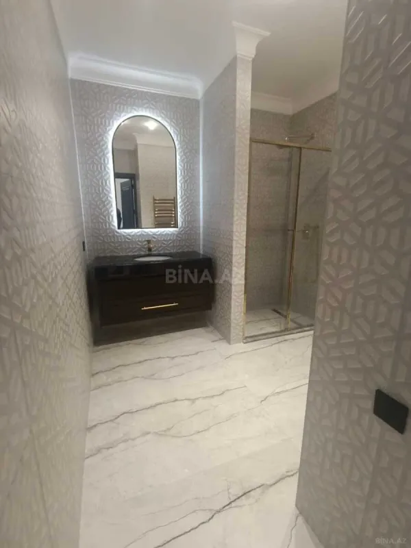 Satılır 3 otaqlı mənzil 142 m²