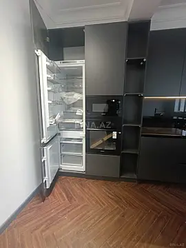 Satılır 3 otaqlı mənzil 142 m²