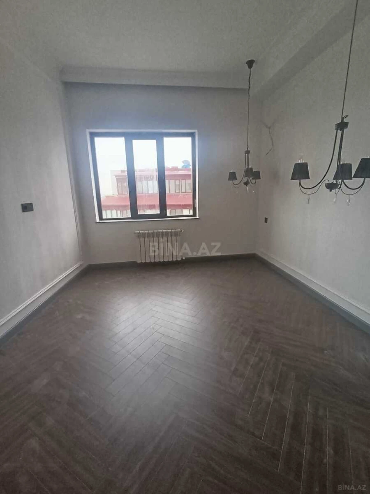 Satılır 3 otaqlı mənzil 142 m²