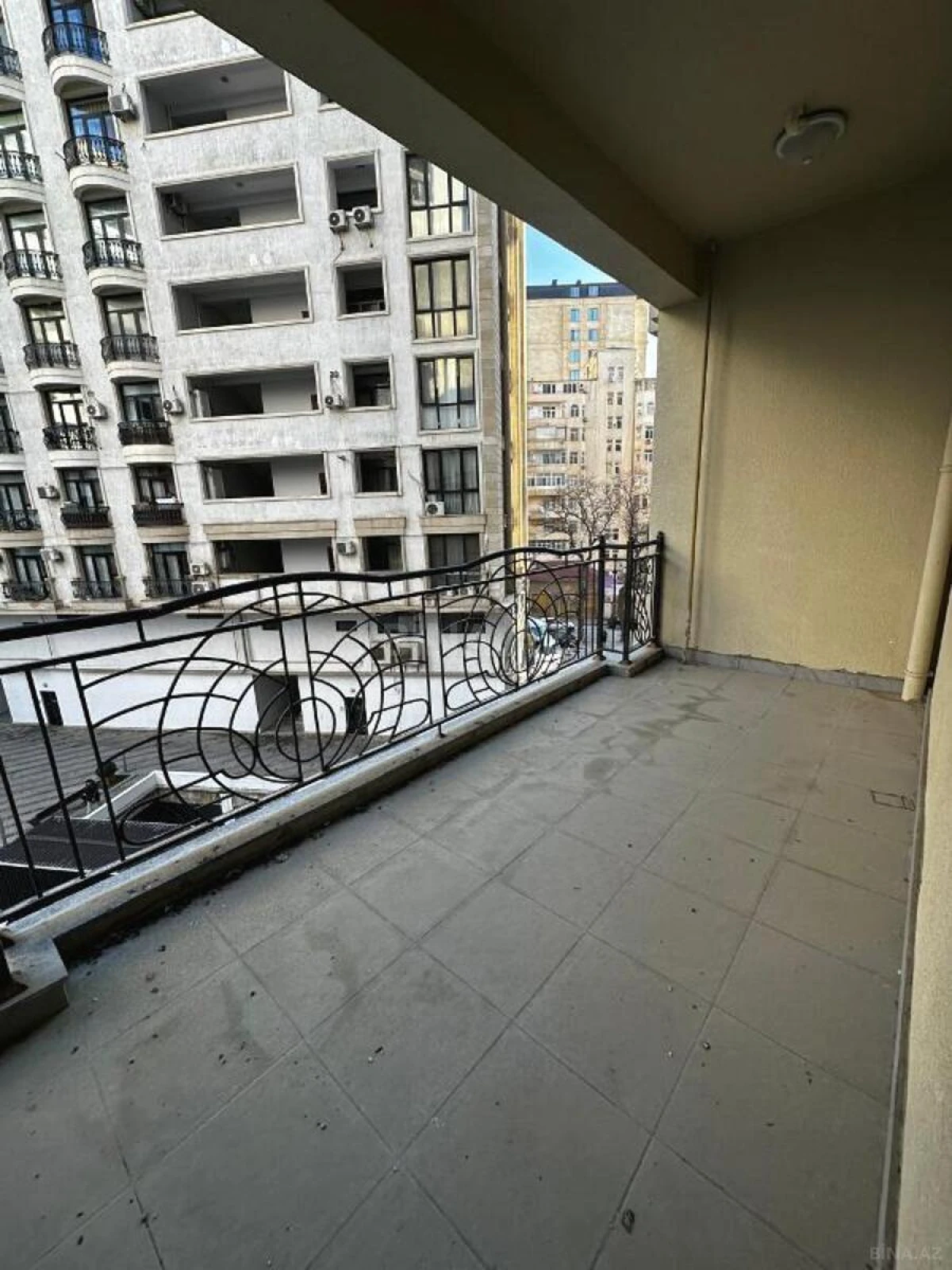 Kirayə verilir obyekt 335 m²