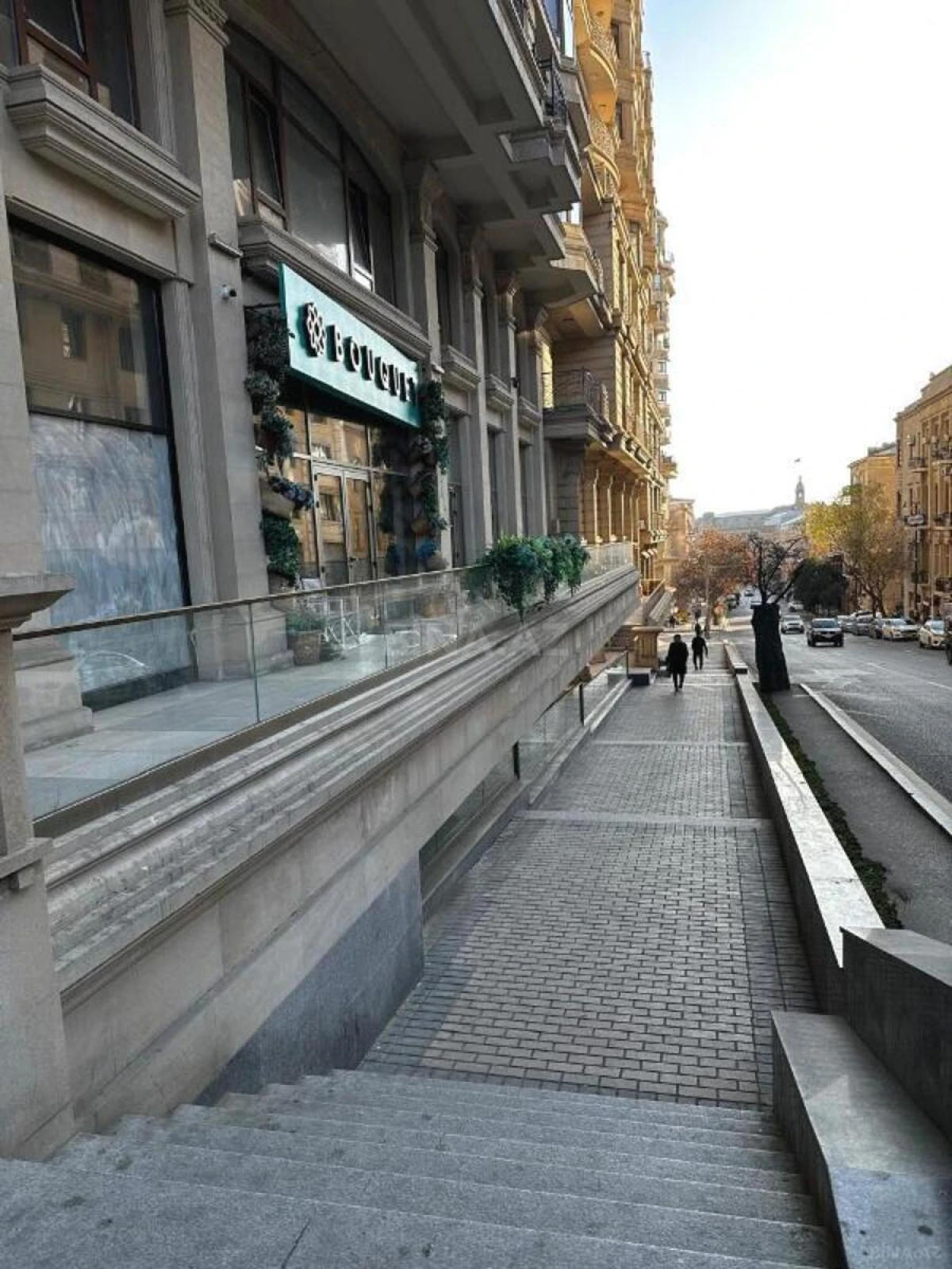 Kirayə verilir obyekt 335 m²