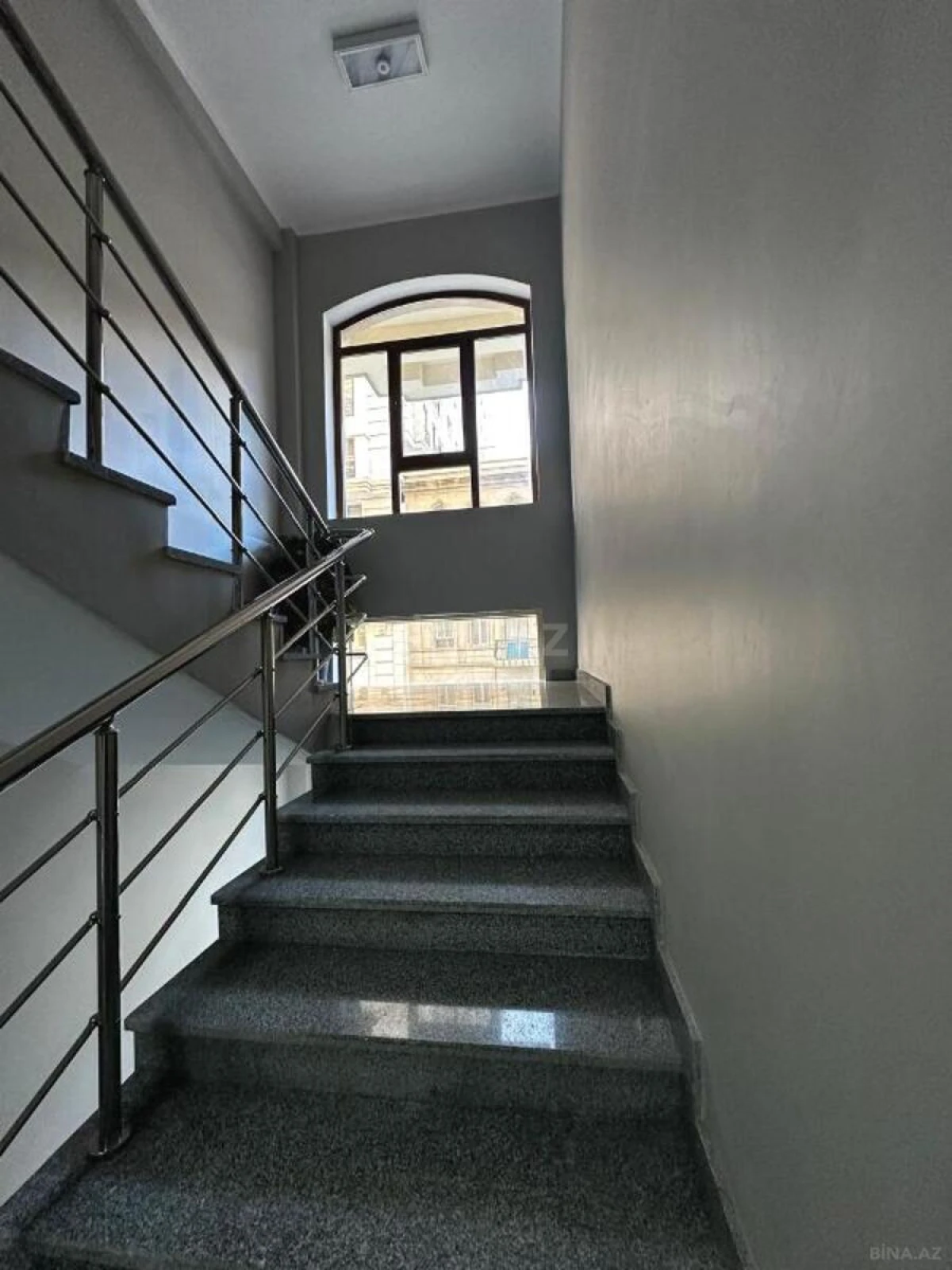 Kirayə verilir obyekt 335 m²