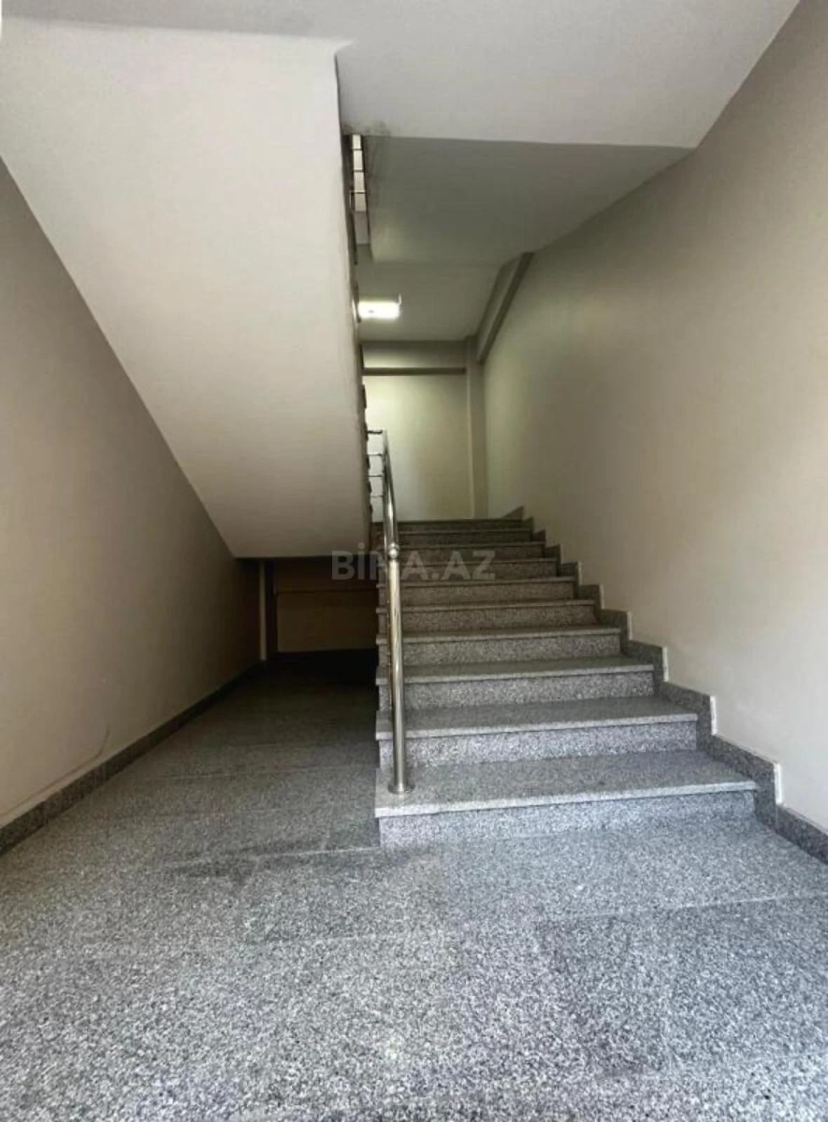 Kirayə verilir obyekt 335 m²