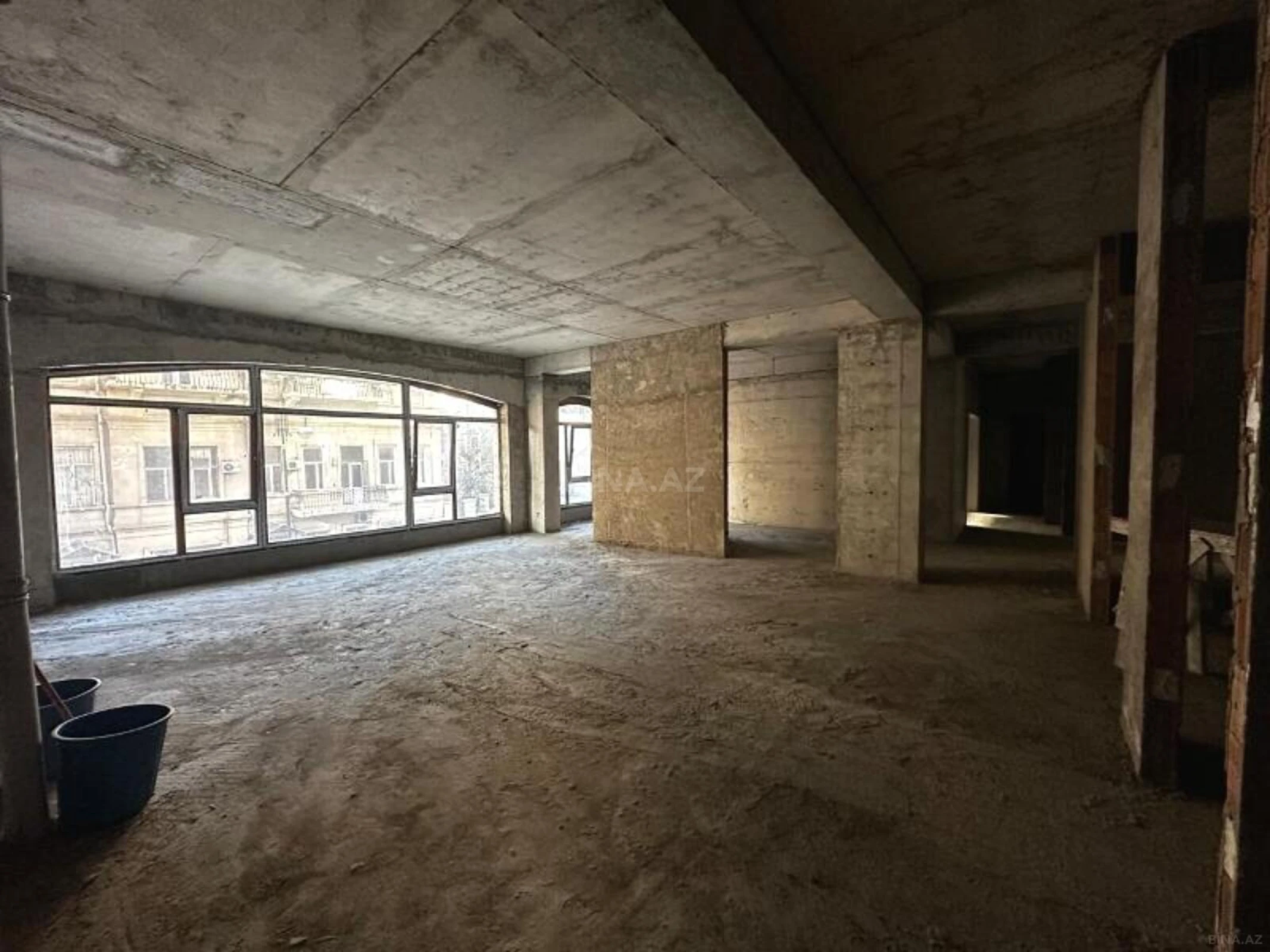 Kirayə verilir obyekt 335 m²