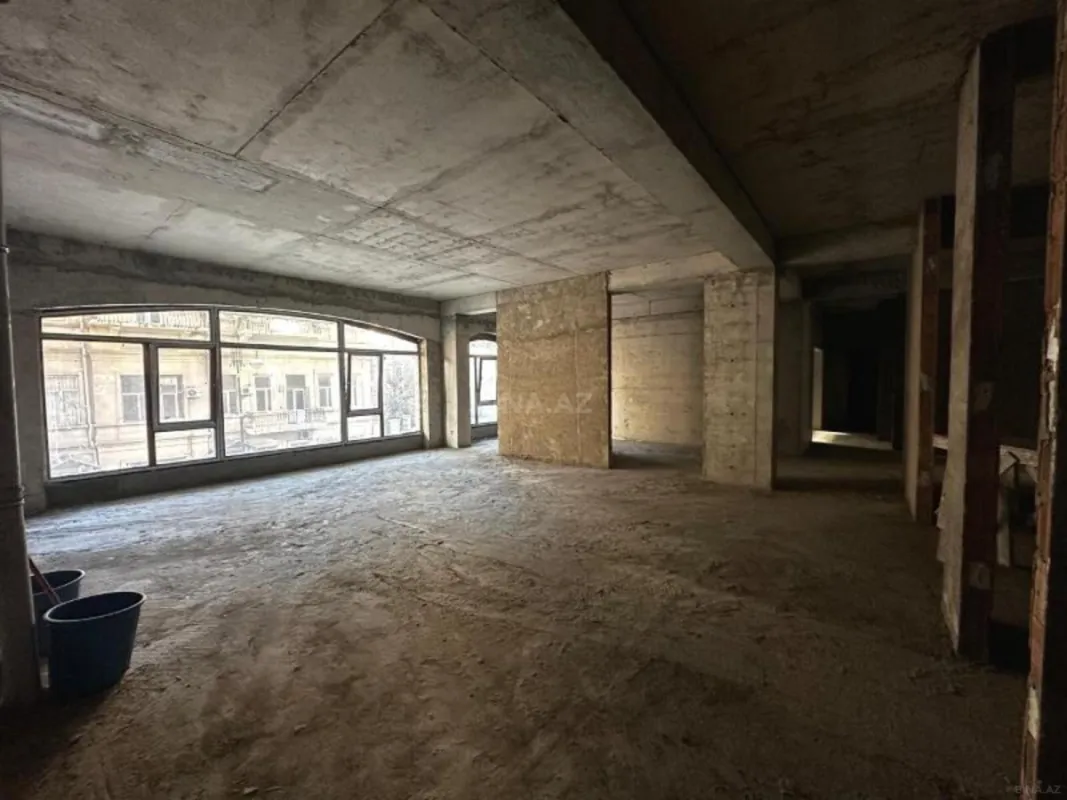 Kirayə verilir obyekt 335 m²