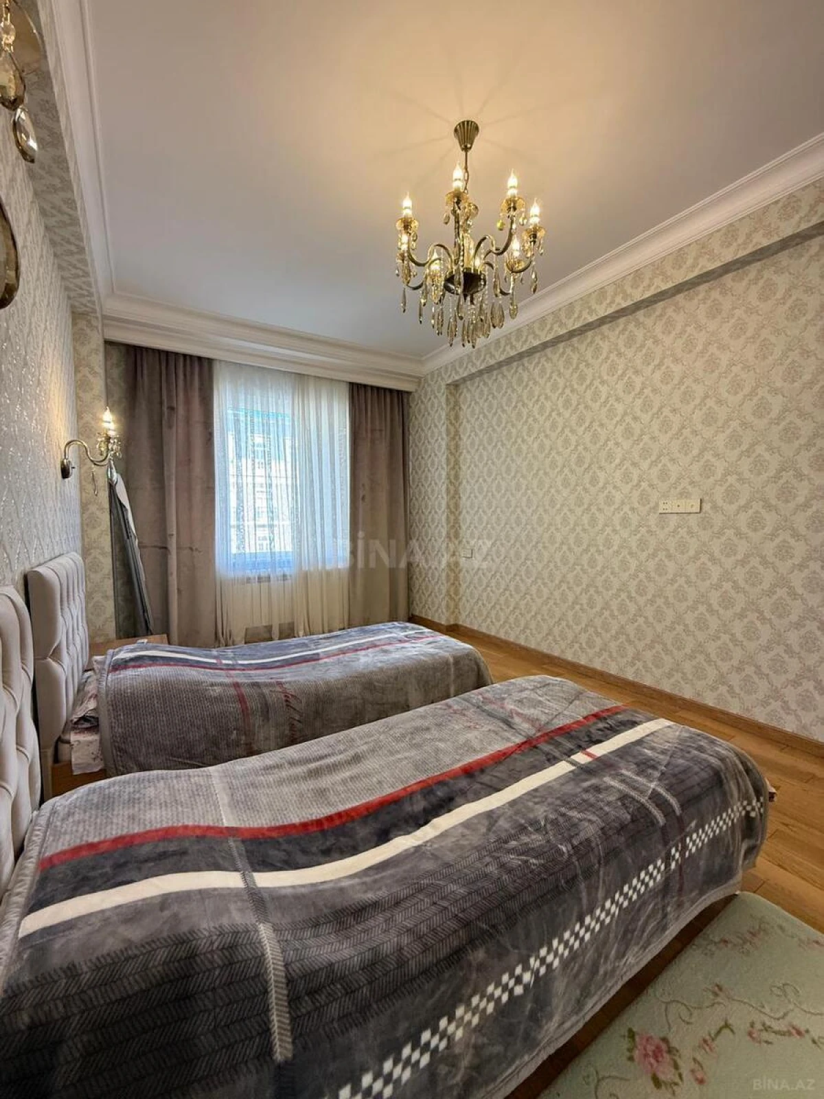 Kirayə verilir 3 otaqlı mənzil 150 m²