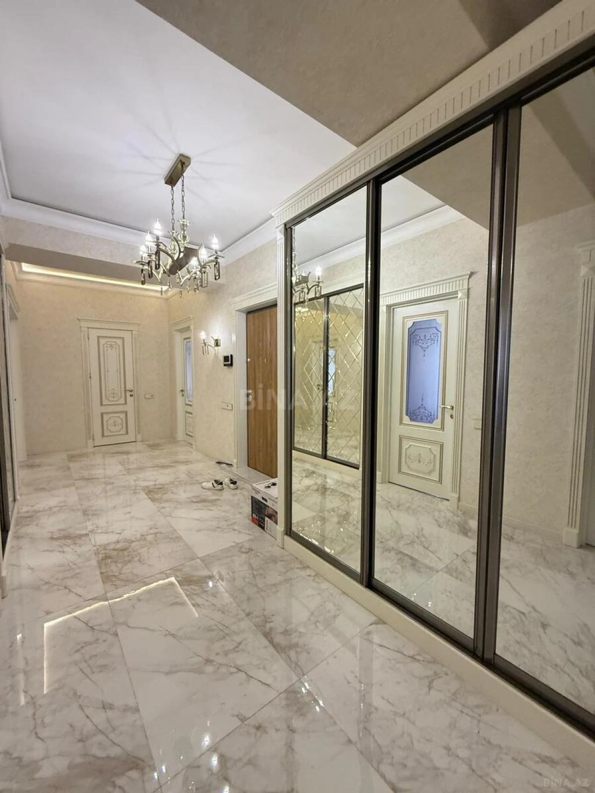 Kirayə verilir 3 otaqlı mənzil 150 m²