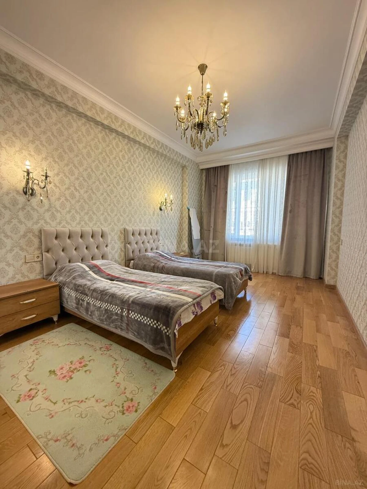 Kirayə verilir 3 otaqlı mənzil 150 m²