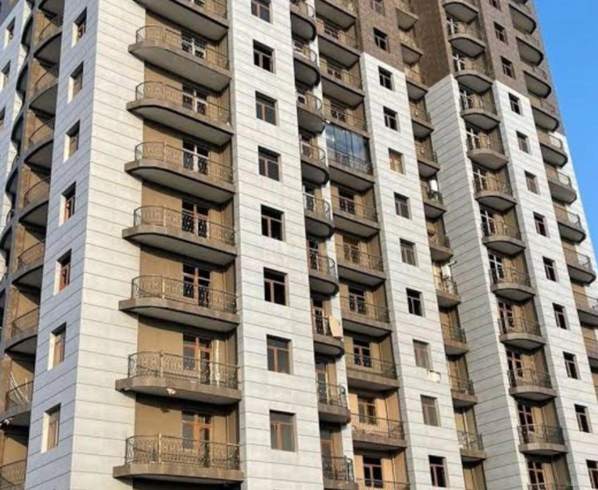 Satılır 2 otaqlı mənzil 75 m²