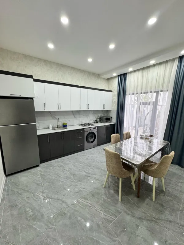 Kirayə verilir 4 otaqlı həyət evi 200 m²