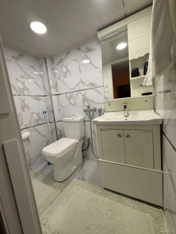 Kirayə verilir 2 otaqlı mənzil 85 m²