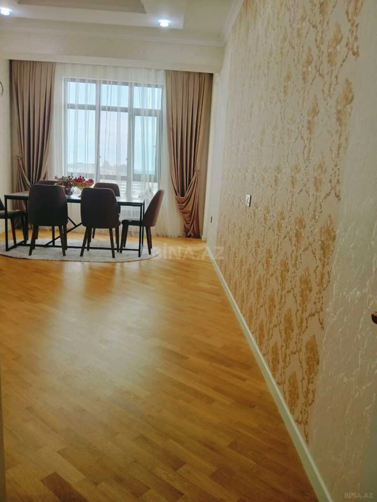 Satılır 2 otaqlı mənzil 70 m²