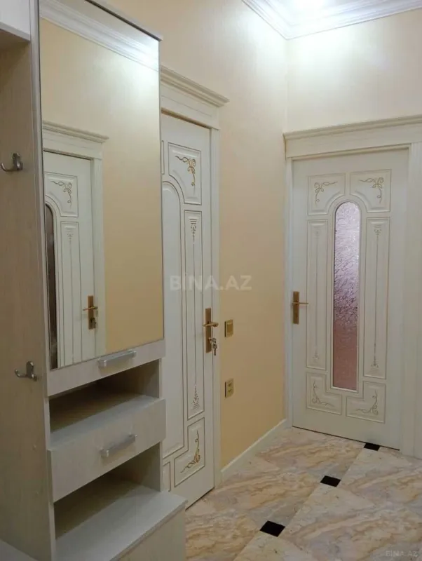Satılır 2 otaqlı mənzil 70 m²