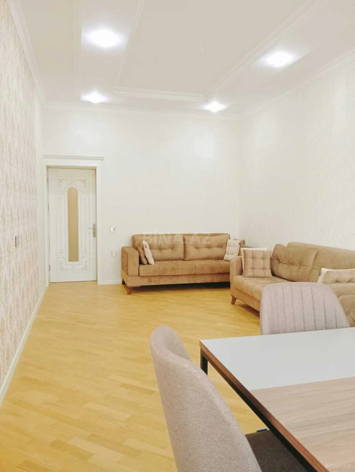 Satılır 2 otaqlı mənzil 70 m²