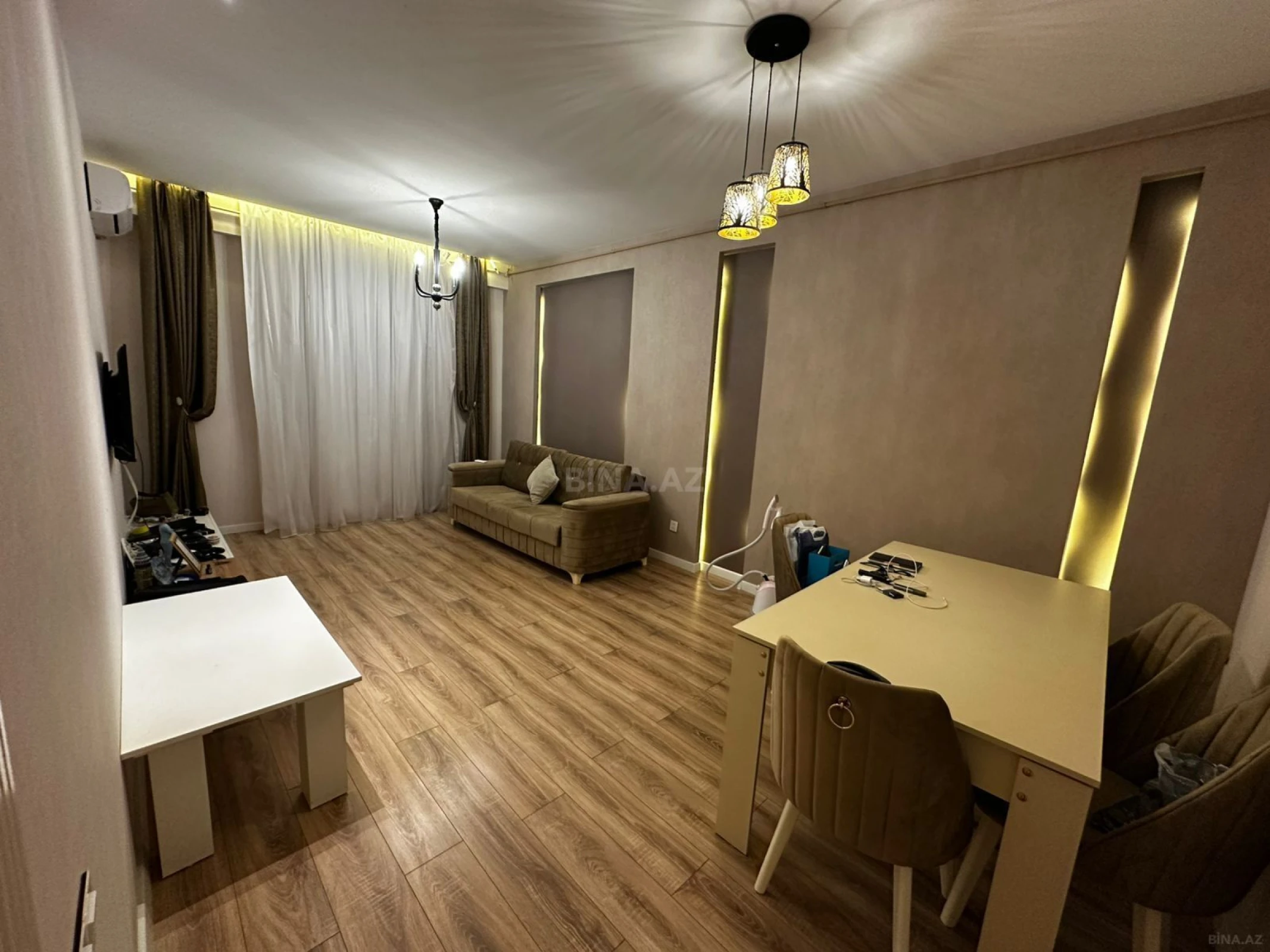 Satılır 2 otaqlı mənzil 71 m²