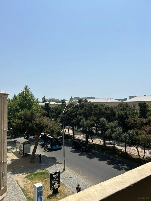 Satılır 3 otaqlı mənzil 98 m²