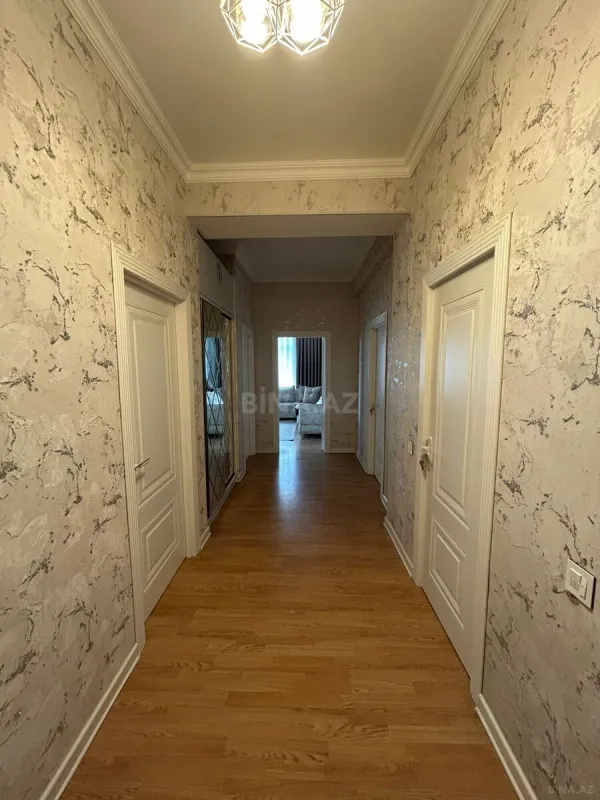 Satılır 3 otaqlı mənzil 98 m²