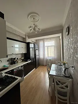 Satılır 3 otaqlı mənzil 98 m²