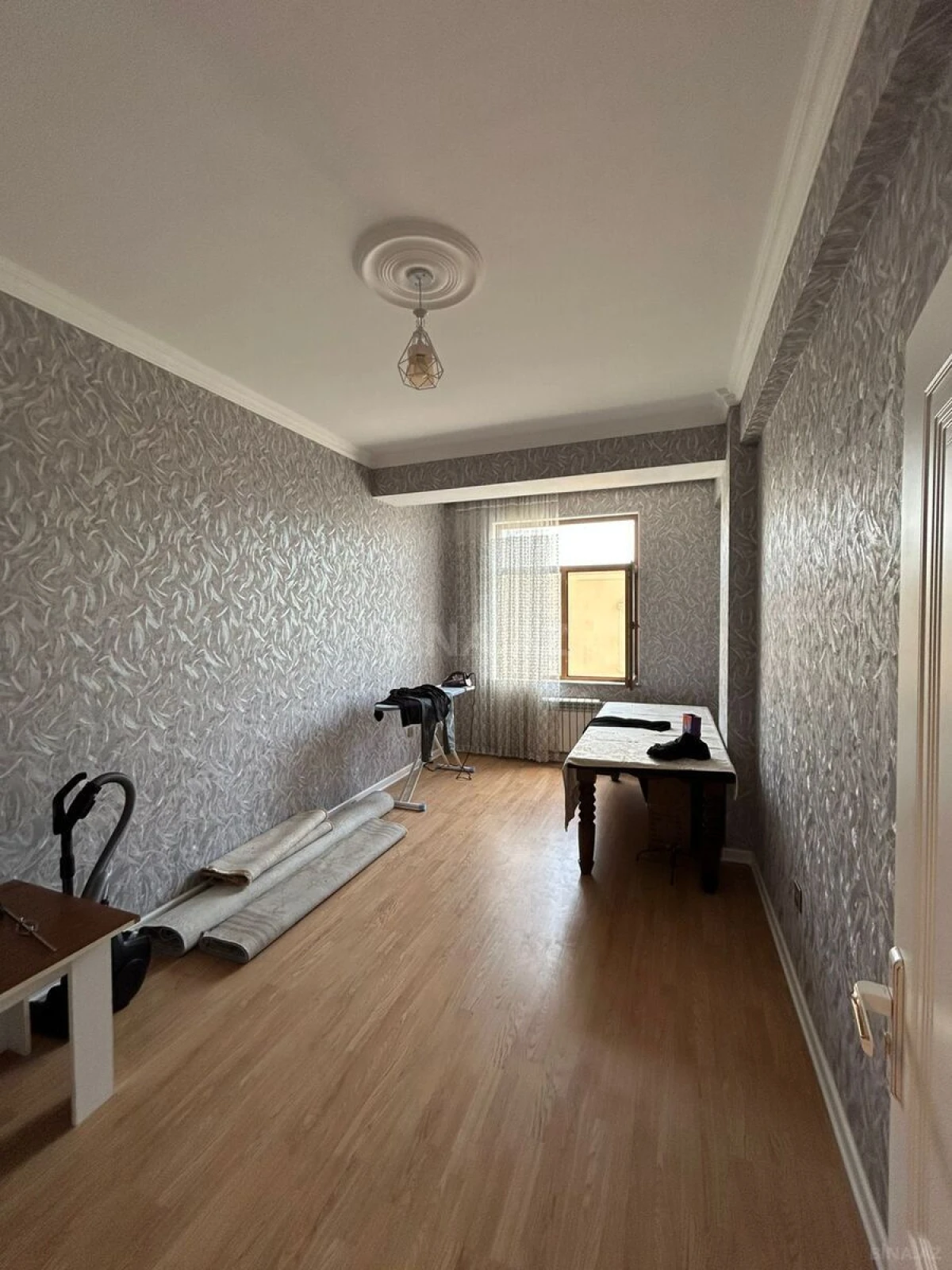 Satılır 3 otaqlı mənzil 98 m²